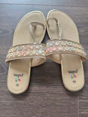 Palms Women Gold Embroidered Sequin Toe-Ring Flat Sandals Size 9M